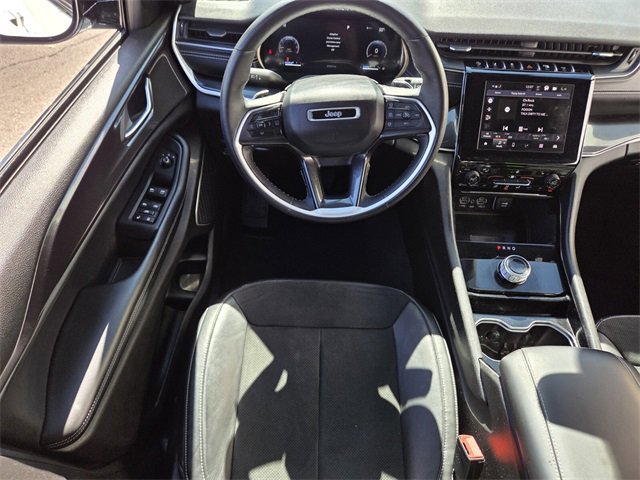 Used 2022 Jeep Grand Cherokee L Laredo image 13