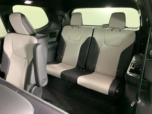 Used 2026 Lexus TX 500h AWD w/ Technology Package image 34