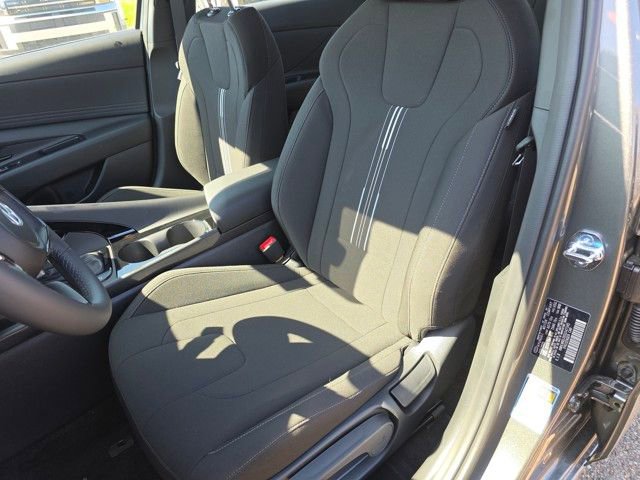 Certified 2025 Hyundai Elantra SEL image 23