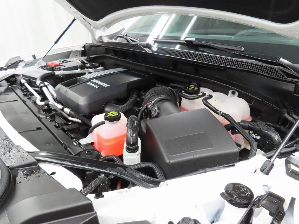 Used 2025 Chevrolet Suburban High Country AWD/4WD image 26