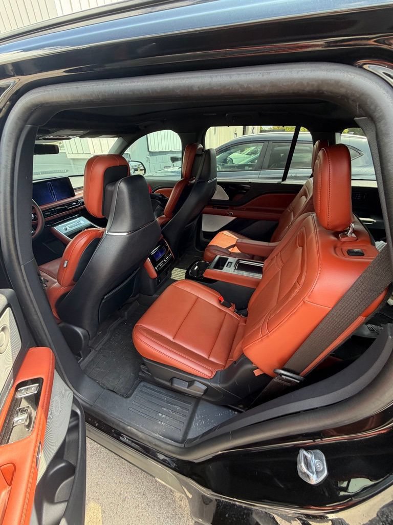 Used 2025 Lincoln Aviator Reserve w/ Equipment Group 201A AWD/4WD image 7