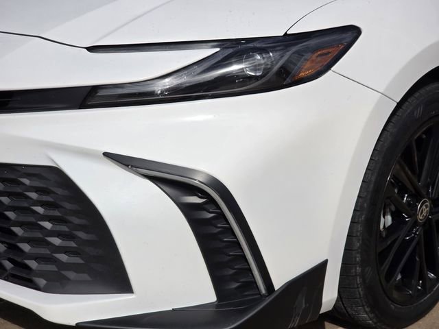 Used 2025 Toyota Camry SE image 6