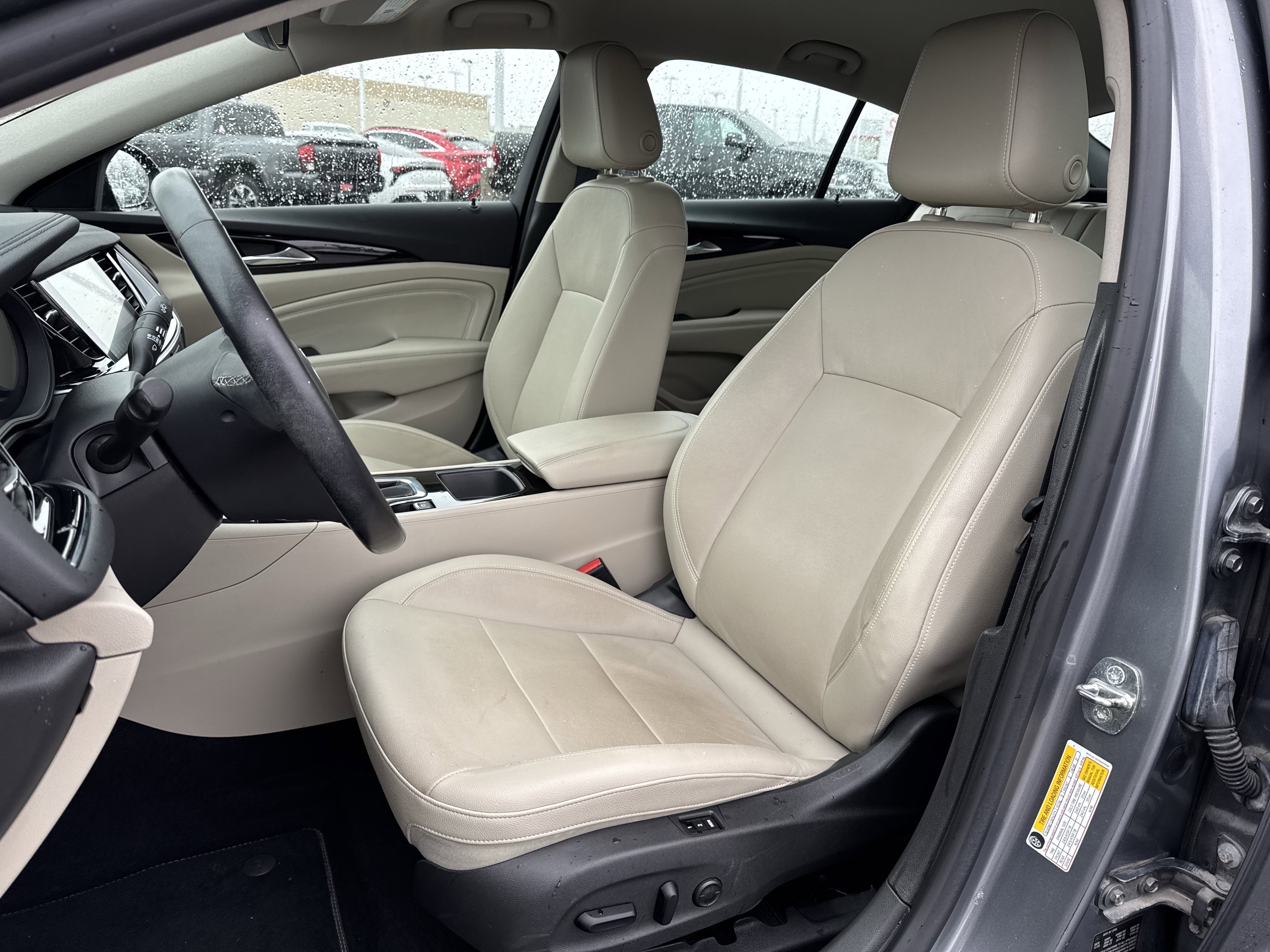 Used 2020 Buick Regal Essence image 24