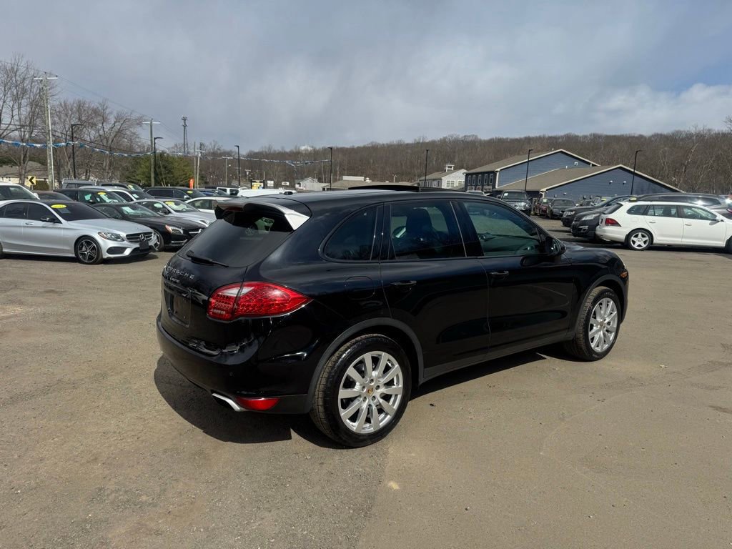 Used 2014 Porsche Cayenne Platinum Edition image 5