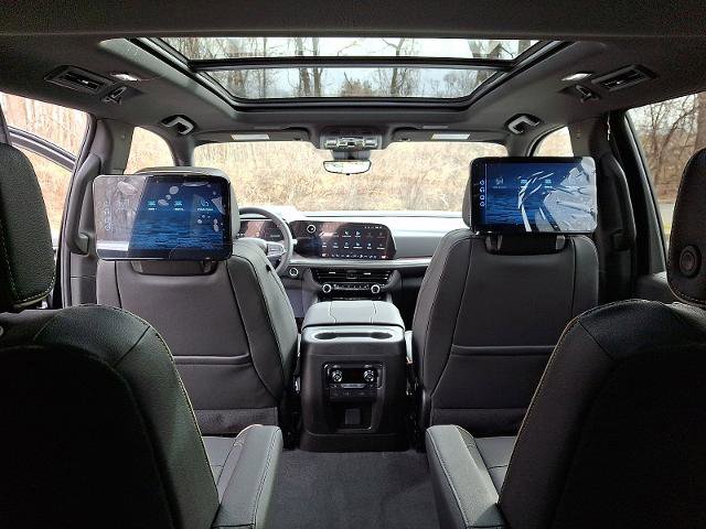 New 2026 Chevrolet Suburban Premier image 5