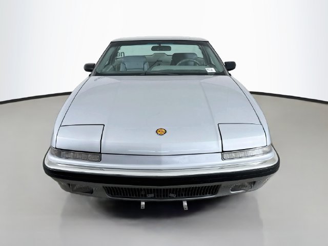 Used 1990 Buick Reatta Coupe FWD image 2