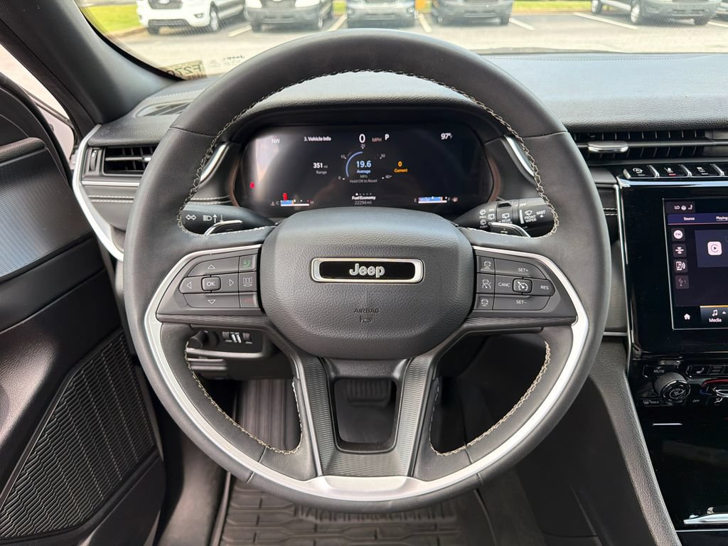 Used 2024 Jeep Grand Cherokee Altitude AWD/4WD image 24