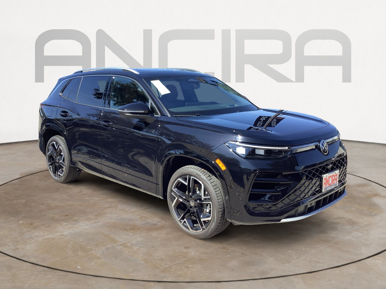 New 2026 Volkswagen Tiguan SEL R-Line AWD/4WD image 2