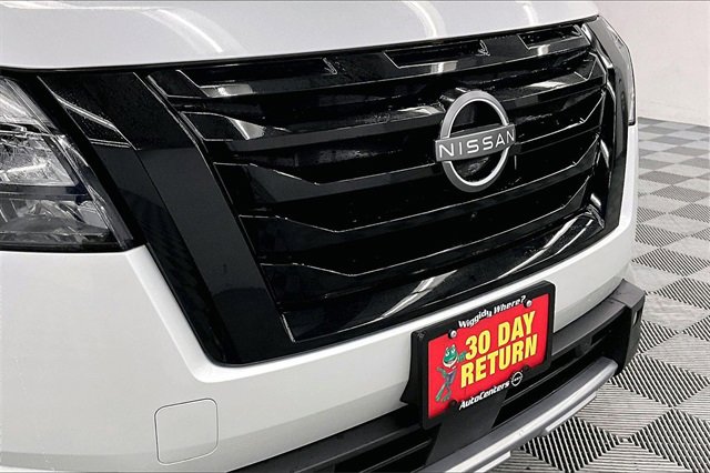 New 2025 Nissan Pathfinder Platinum image 14