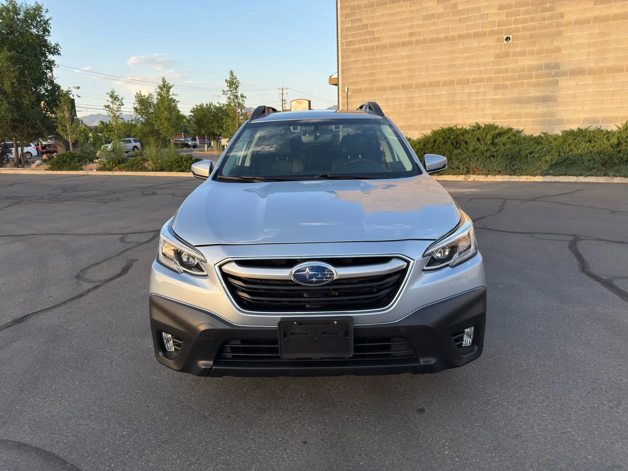 Used 2022 Subaru Outback Limited XT image 3