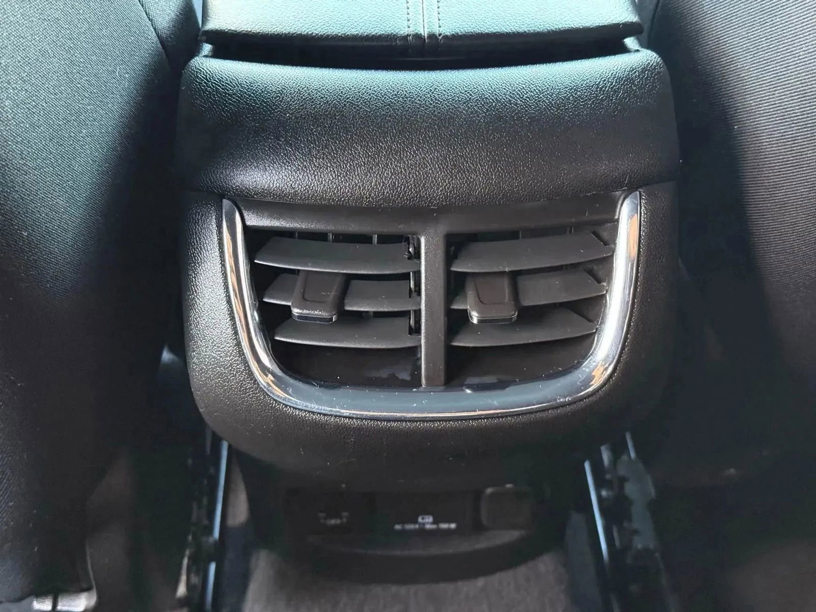 Used 2018 Chevrolet Malibu LT FWD image 40