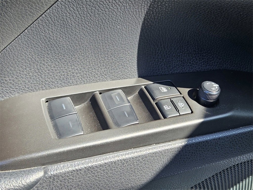 Used 2024 Toyota Camry SE image 14