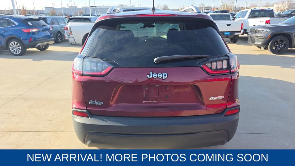 Used 2019 Jeep Cherokee Latitude w/ Popular Appearance Group image 4