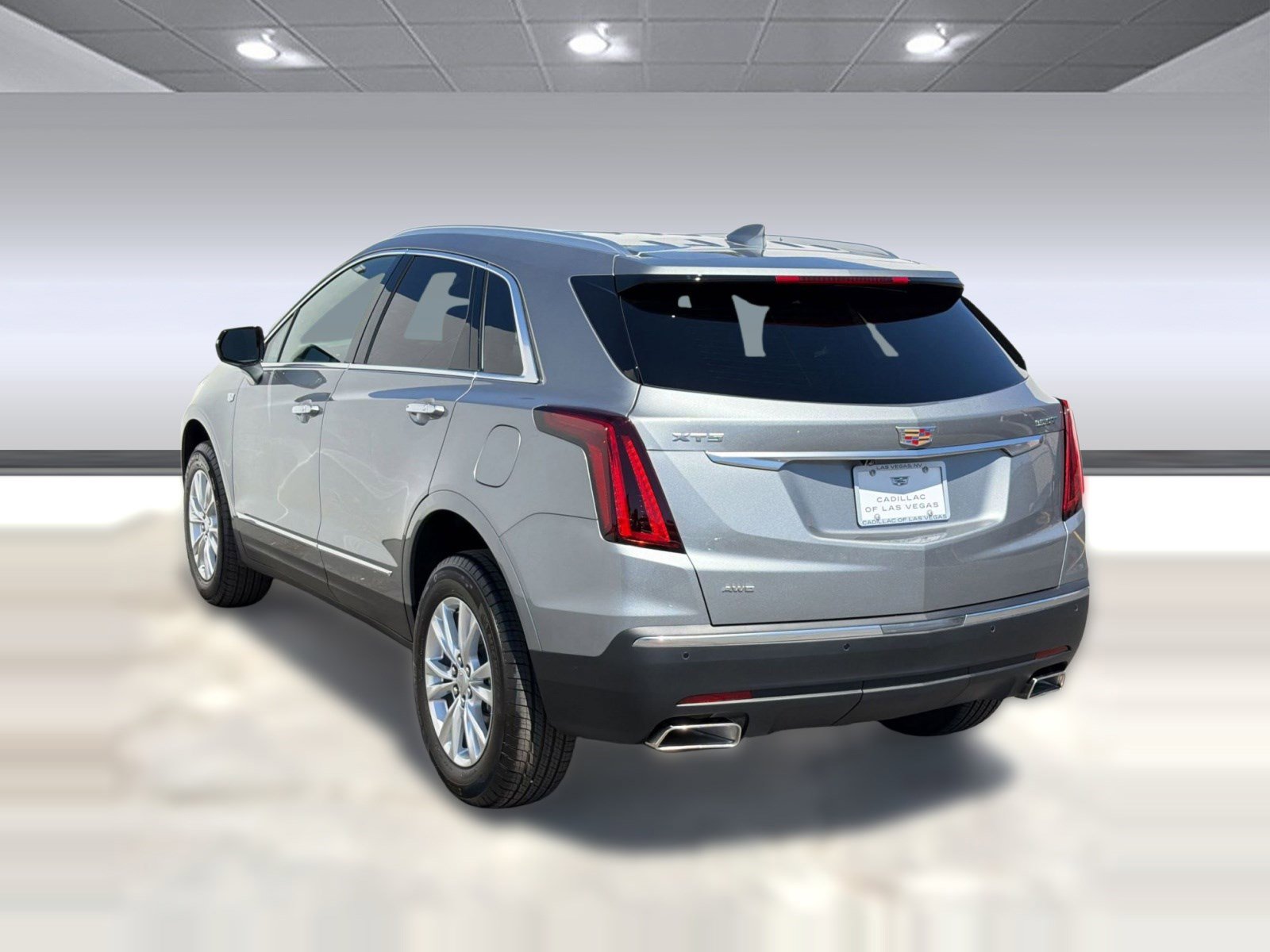 New 2026 Cadillac XT5 Luxury w/ LPO, Floor Liner Package AWD/4WD image 3