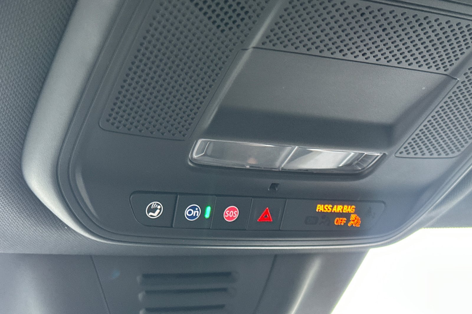 Used 2025 Chevrolet Equinox EV LT FWD image 23