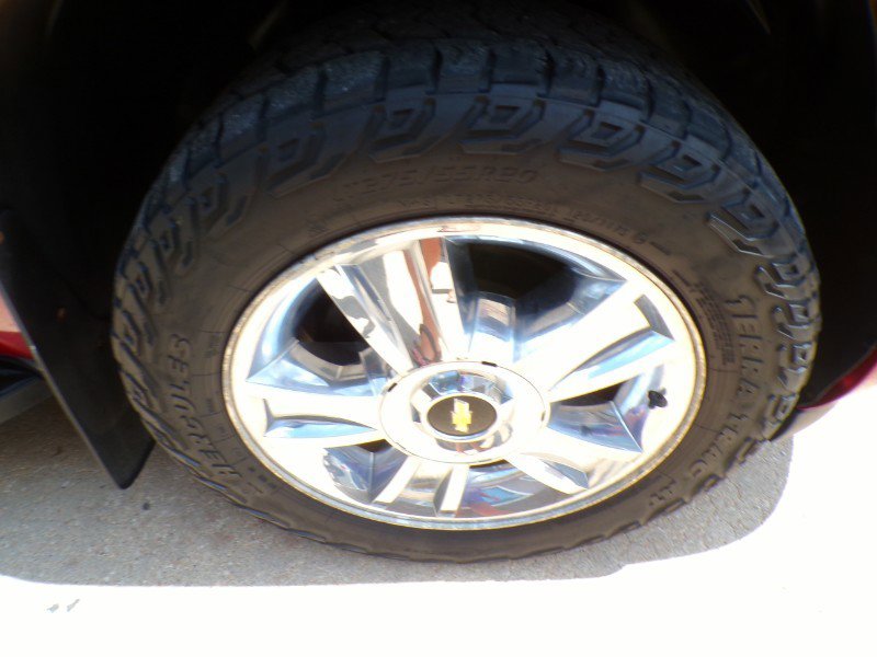 Used 2010 Chevrolet Suburban LTZ image 27