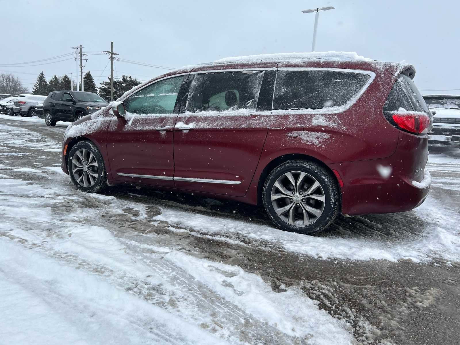 Certified 2019 Chrysler Pacifica Limited w/ Tire & Wheel Group image 25