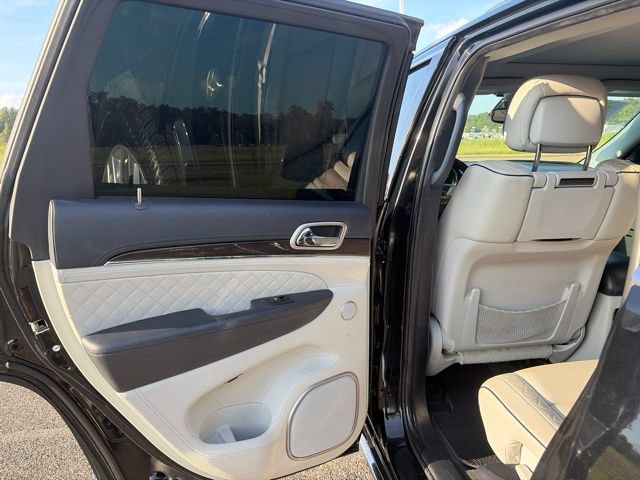 Used 2017 Jeep Grand Cherokee Summit AWD/4WD image 6