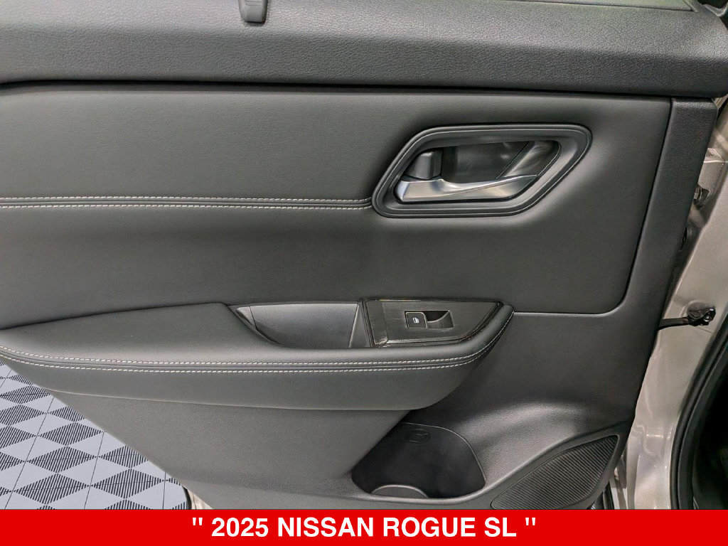 Certified 2025 Nissan Rogue SL w/ SL Premium Package AWD/4WD image 33