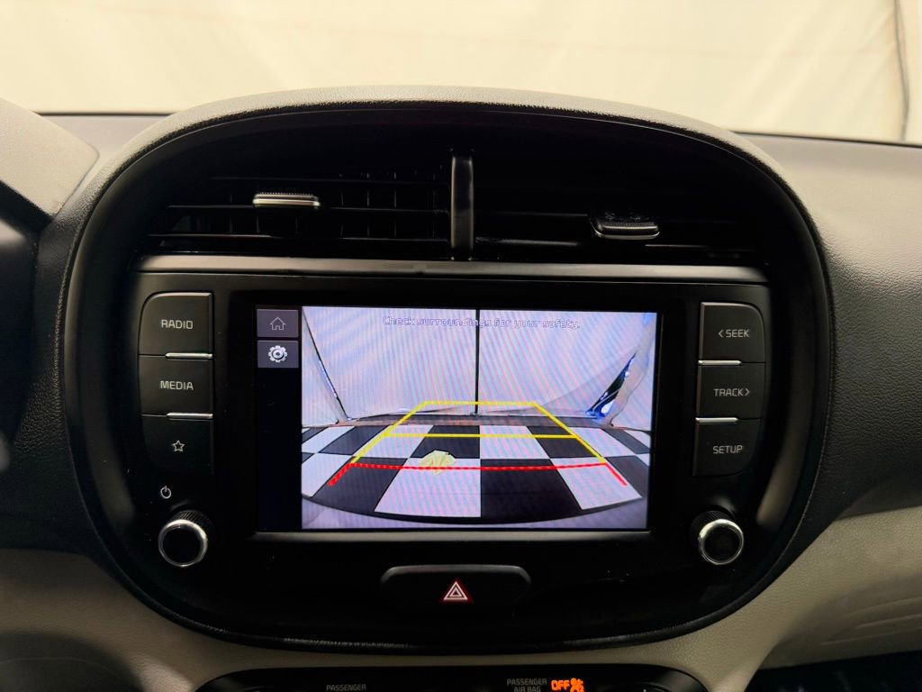 Used 2023 Kia Soul LX image 32