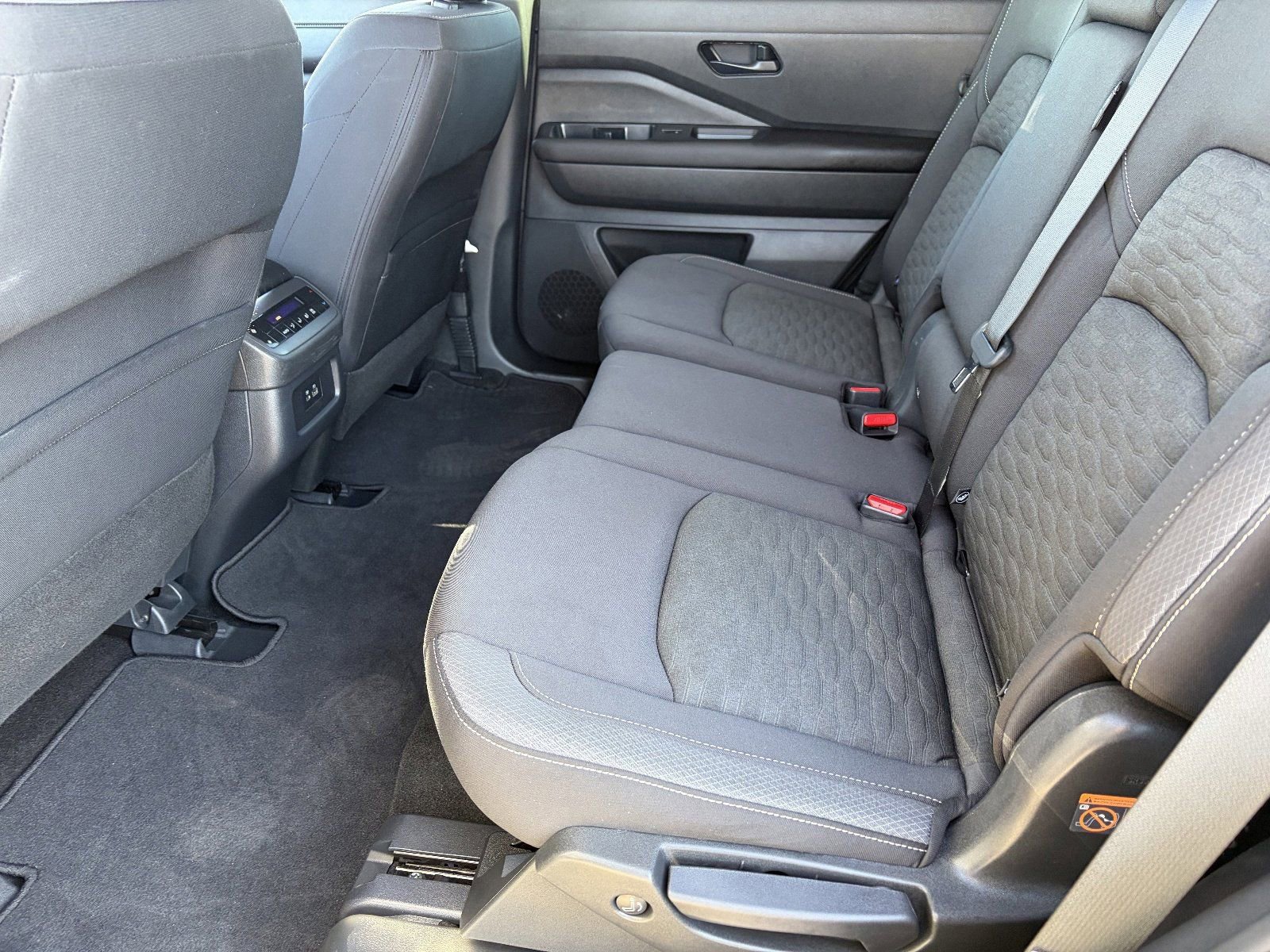 Used 2023 Nissan Pathfinder SV image 18