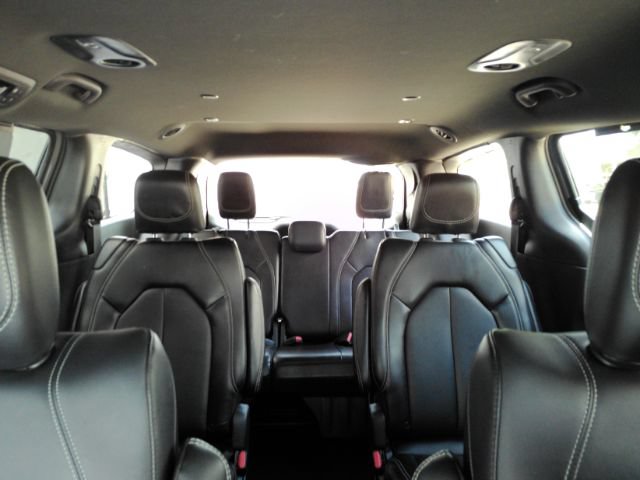 Used 2025 Chrysler Pacifica Select FWD image 40
