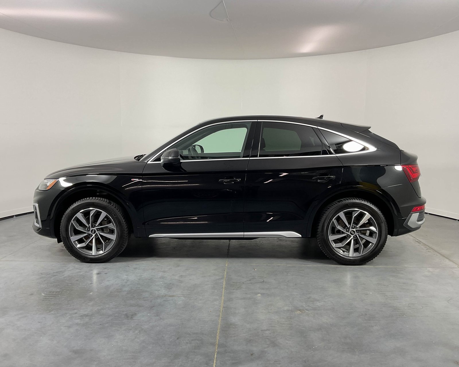 Used 2023 Audi Q5 2.0T Premium Plus w/ Premium Plus Package image 8