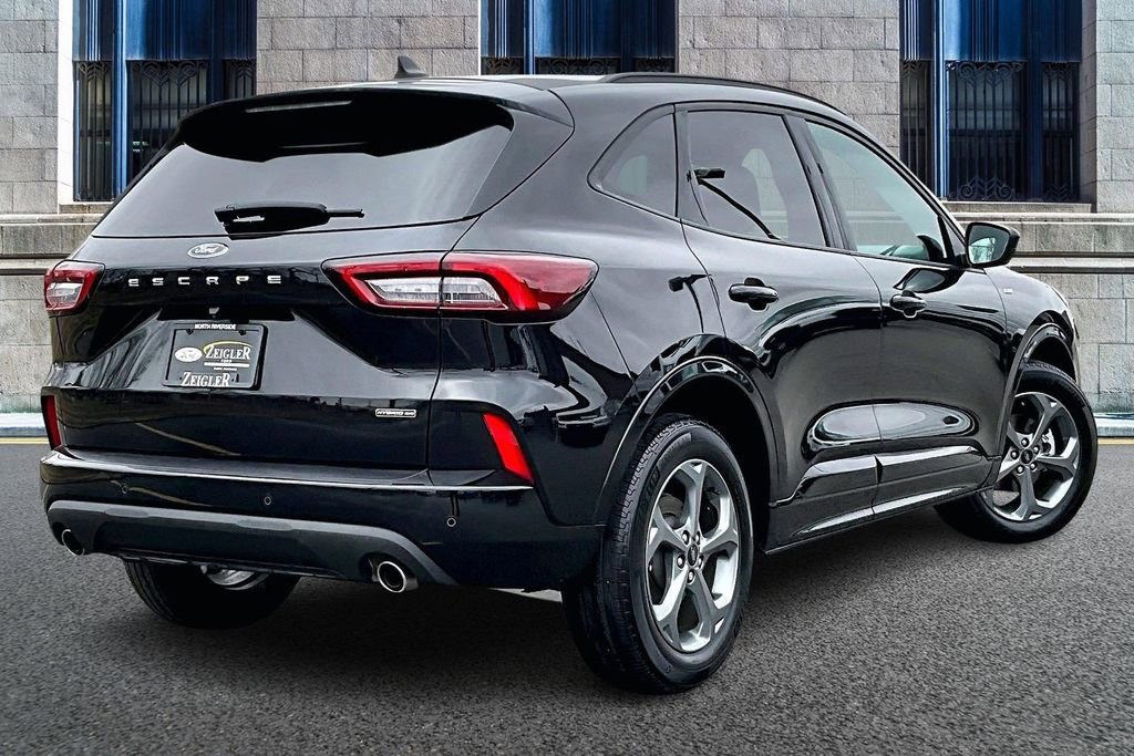 Certified 2023 Ford Escape ST-Line Select w/ Tech Pack #2 image 11