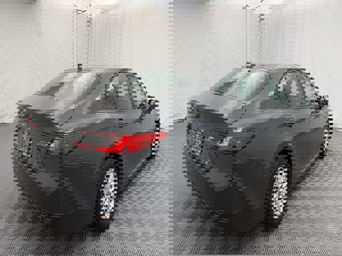 Used 2025 Toyota Camry LE image 3