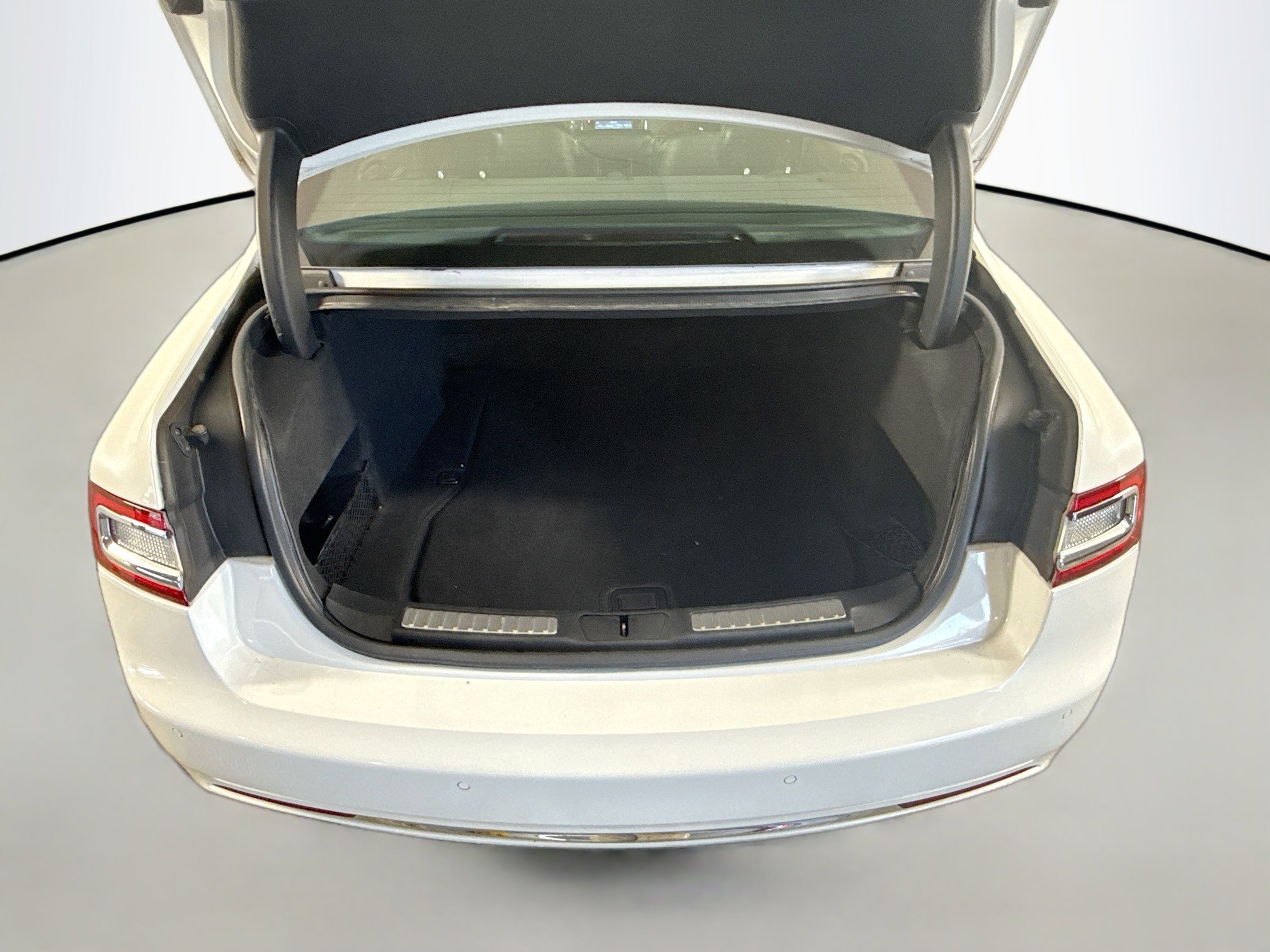 Used 2020 Lincoln Continental image 35