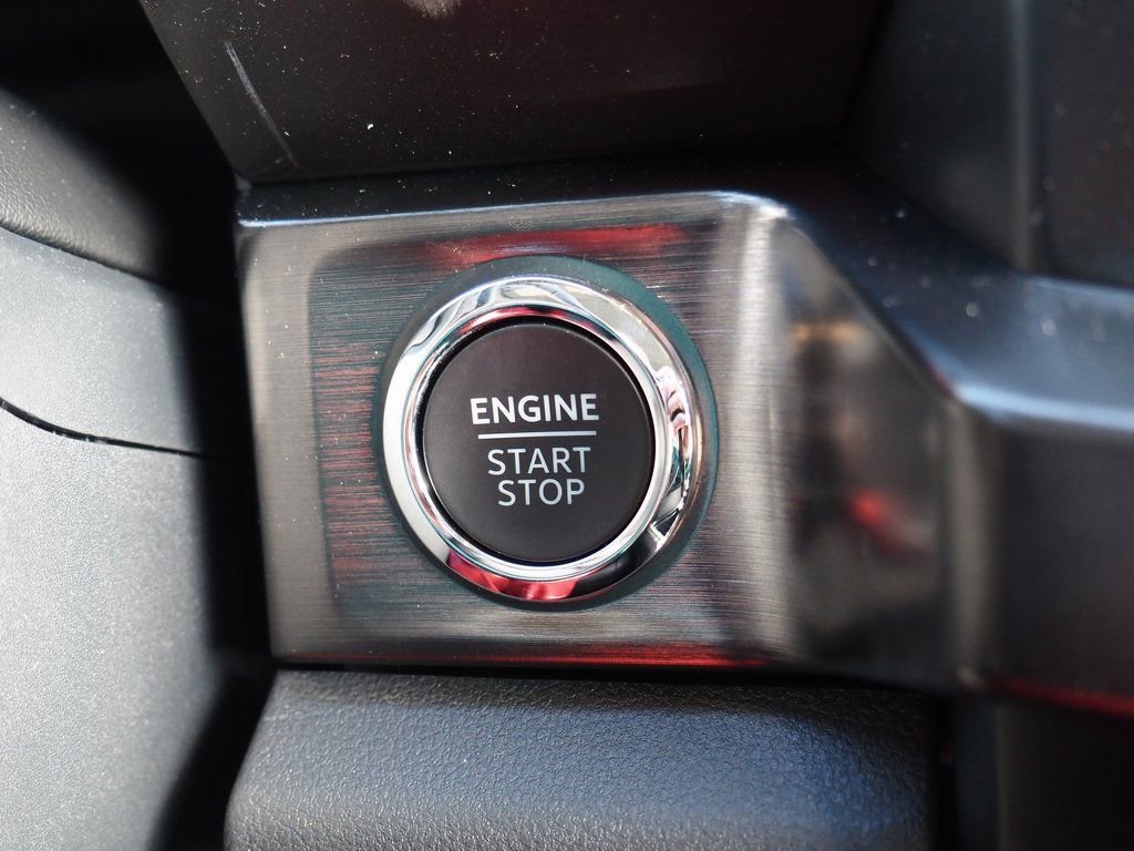 New 2026 Ford F350 Lariat w/ Black Appearance Package image 30