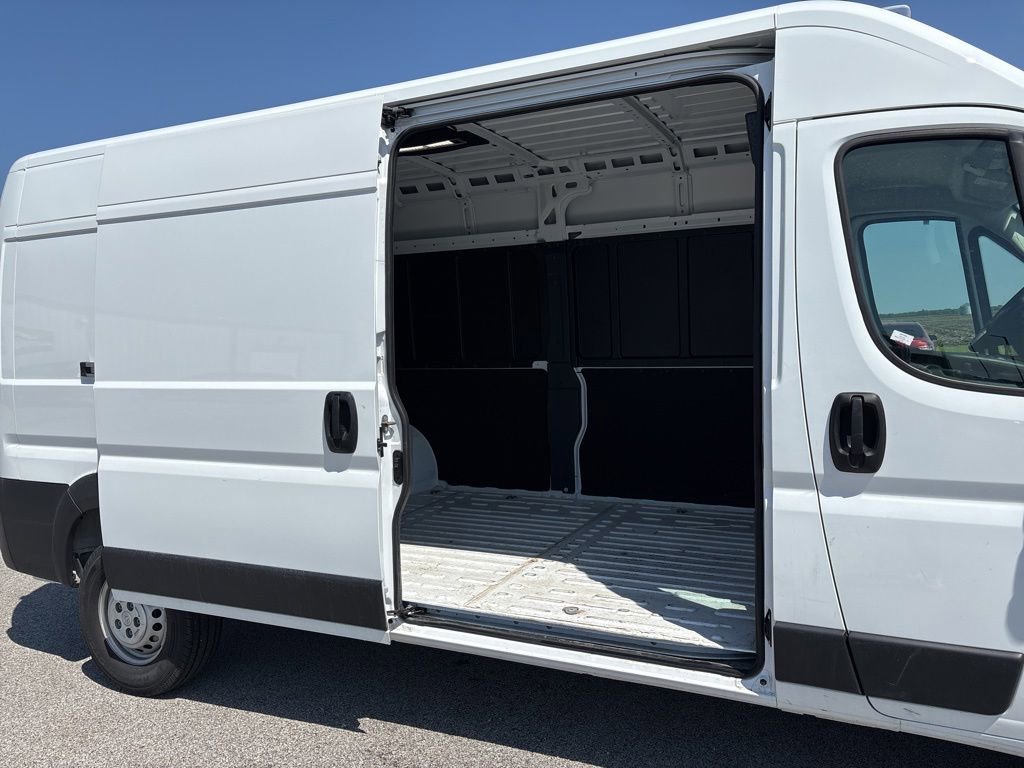 Used 2026 RAM ProMaster 2500 w/ Convenience Group FWD image 15