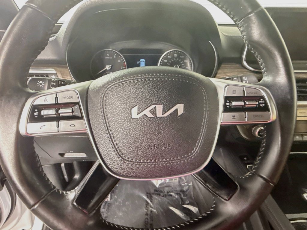 Used 2022 Kia Telluride SX w/ Towing Package FWD image 12