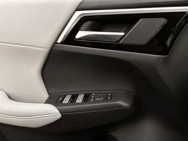 Used 2026 Mitsubishi Outlander SE image 25