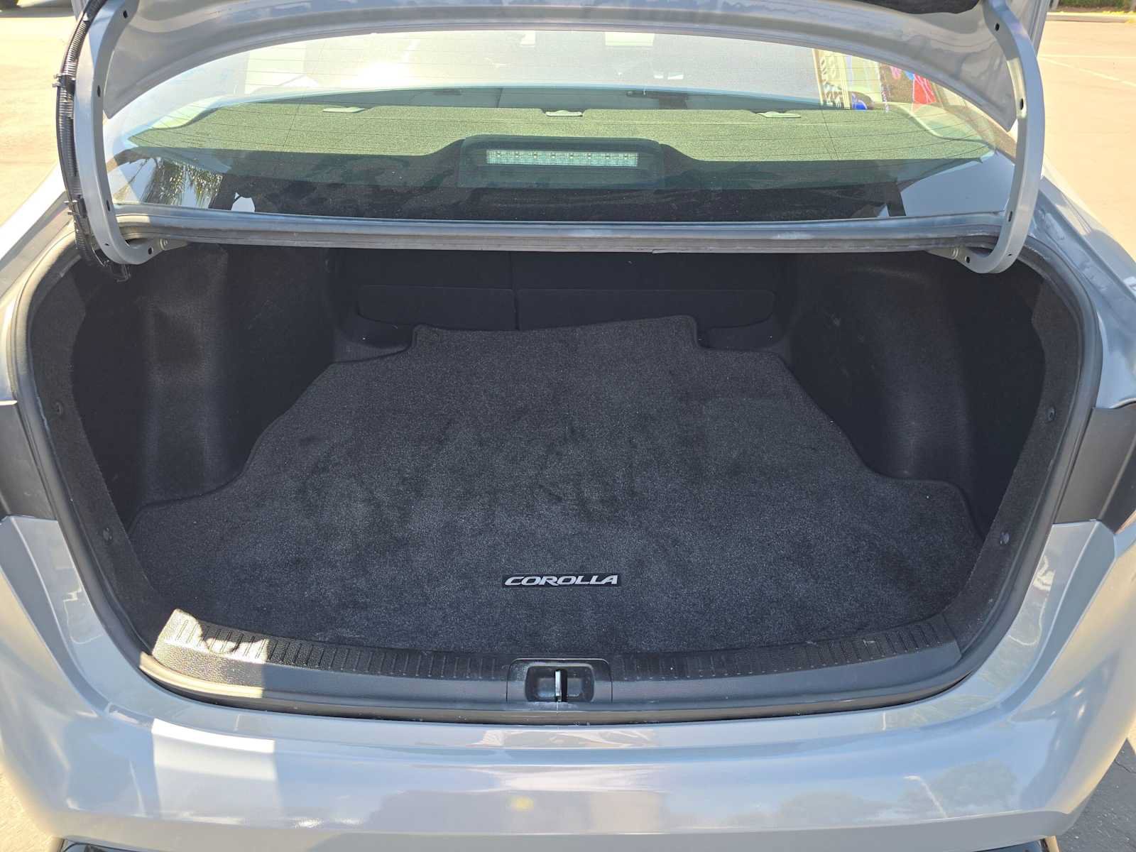 Used 2022 Toyota Corolla SE w/ Carpet Mat Package (TMS) FWD image 14