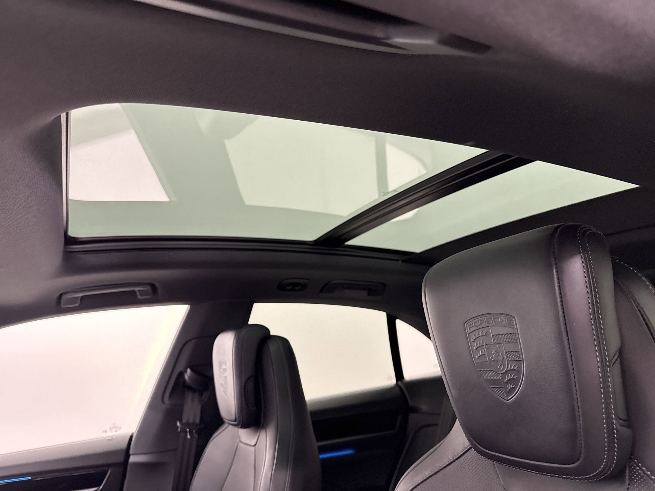 Used 2024 Porsche Macan 4 Electric image 14