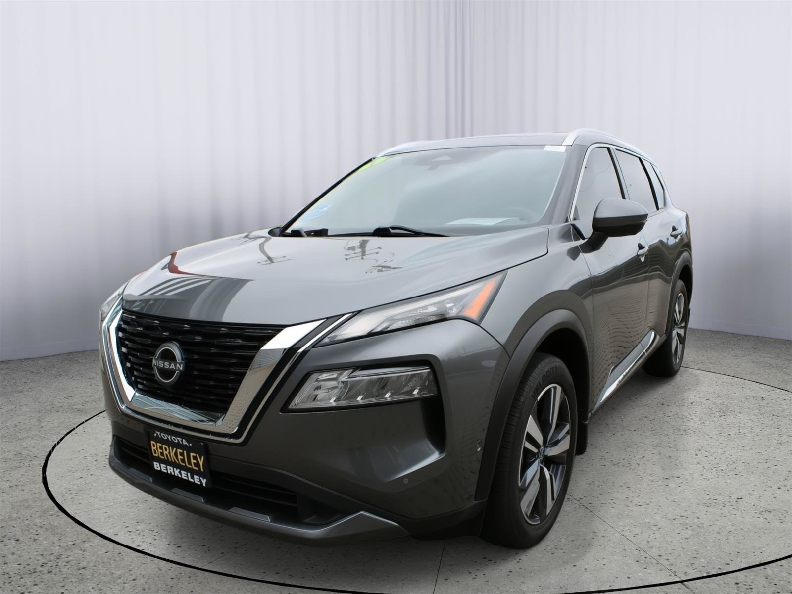 Used 2023 Nissan Rogue SL w/ SL Premium Package FWD image 4