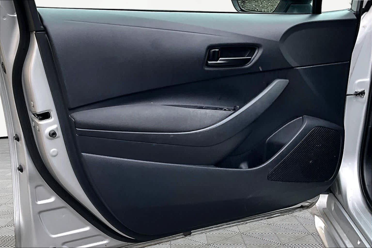 Certified 2025 Toyota Corolla LE FWD image 22