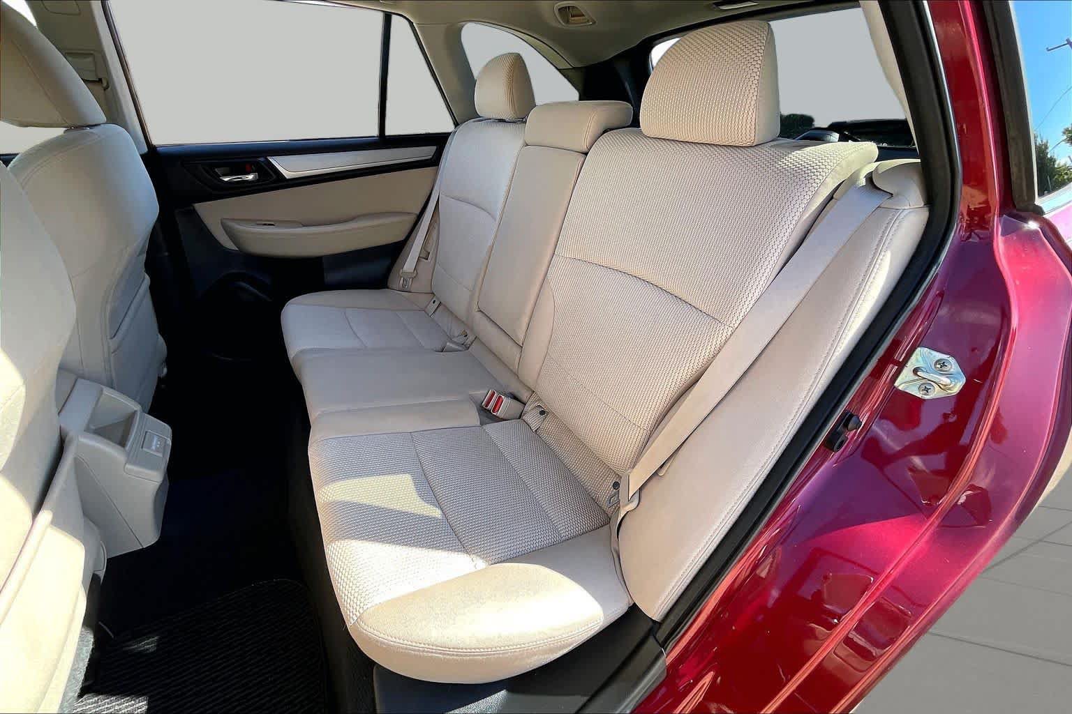 Used 2018 Subaru Outback 2.5i Premium AWD/4WD image 17
