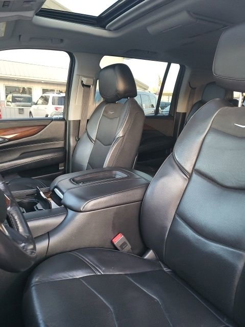 Used 2019 Cadillac Escalade ESV Premium Luxury image 14