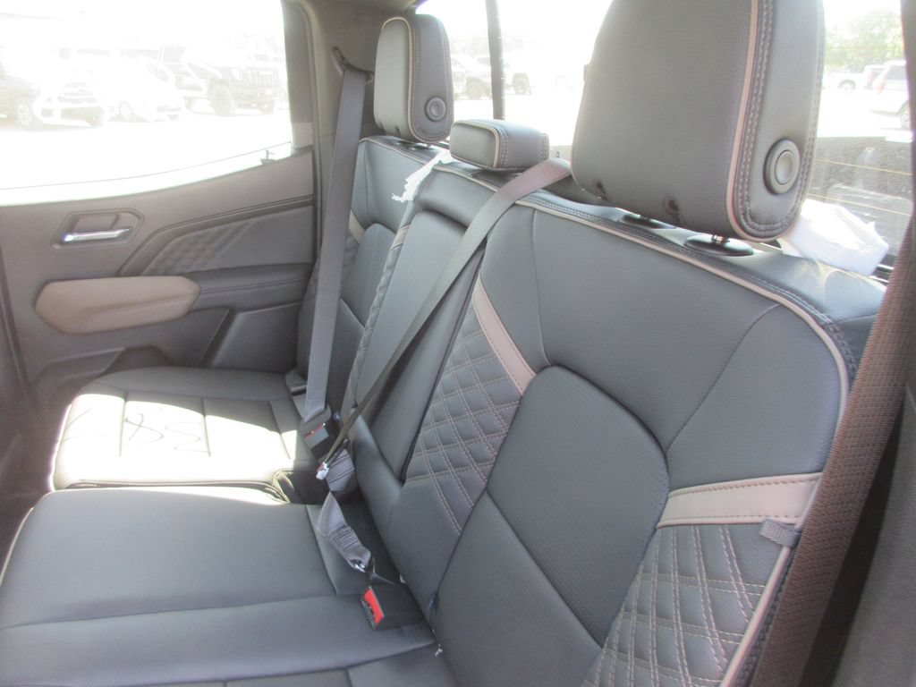 New 2026 GMC Canyon Denali AWD/4WD image 12