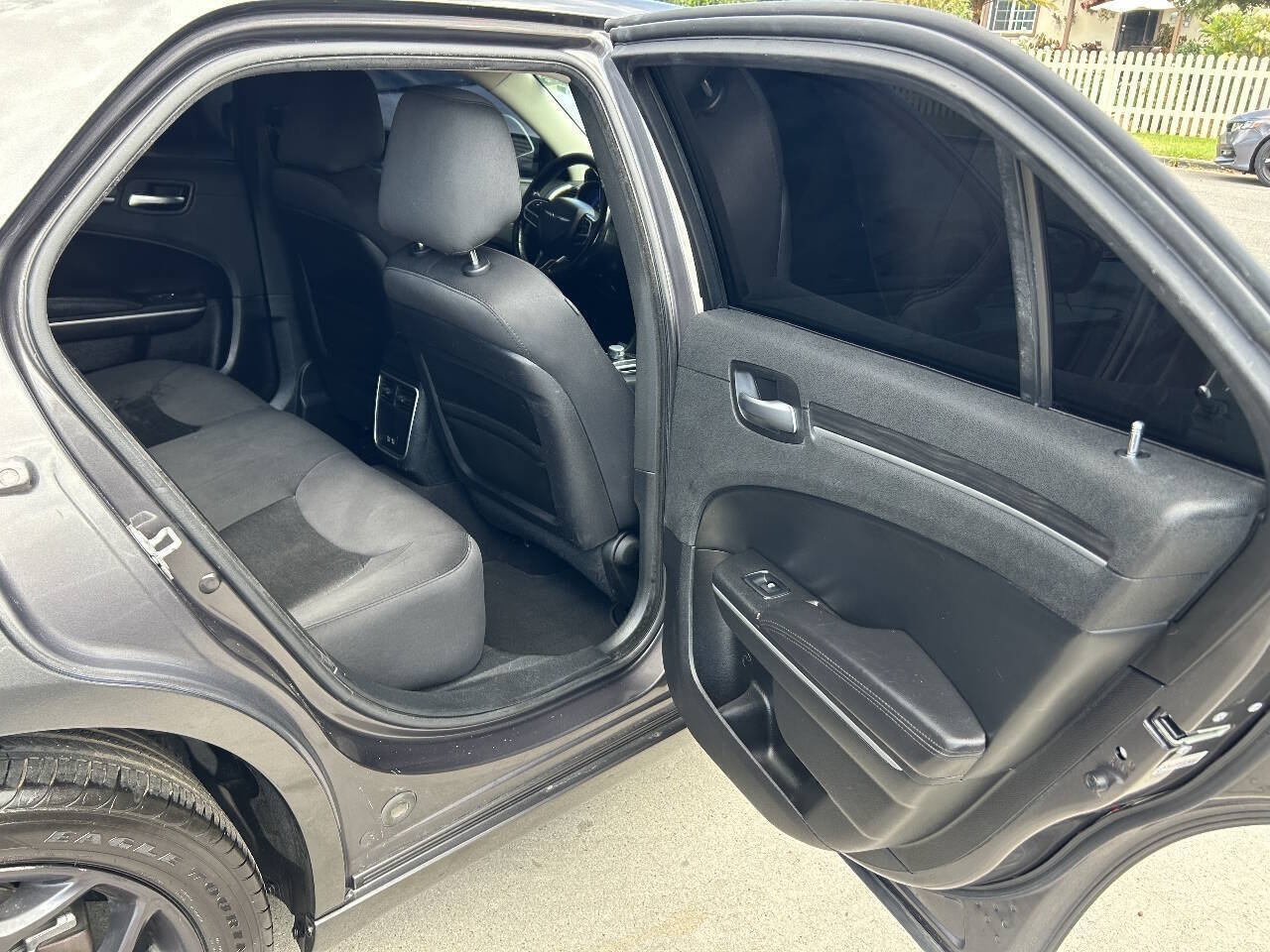 Used 2019 Chrysler 300 Touring w/ Sport Appearance Package RWD image 17