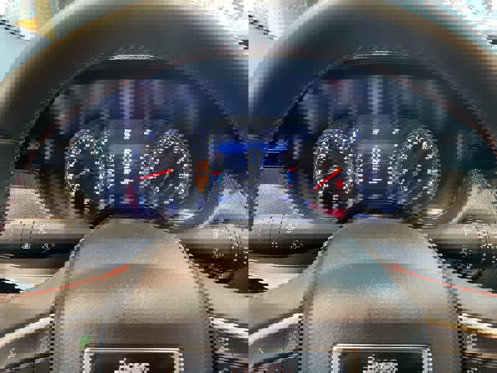 Used 2025 Jeep Compass Trailhawk image 19