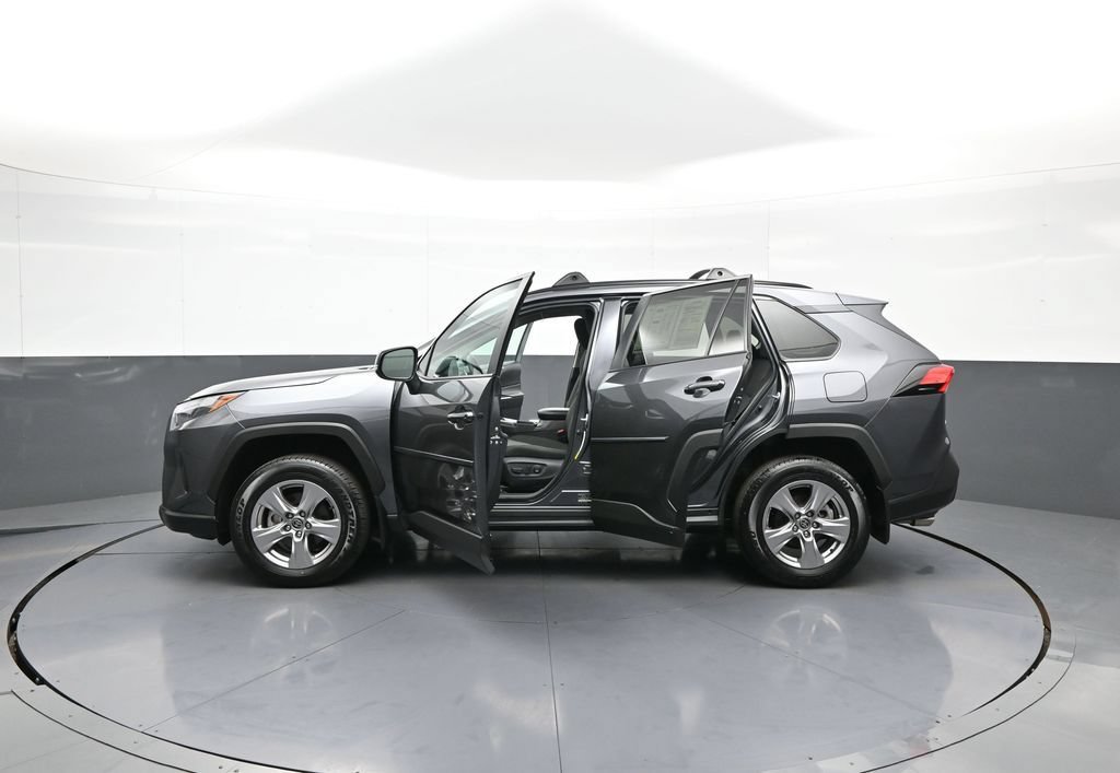 Used 2023 Toyota RAV4 XLE AWD/4WD image 41