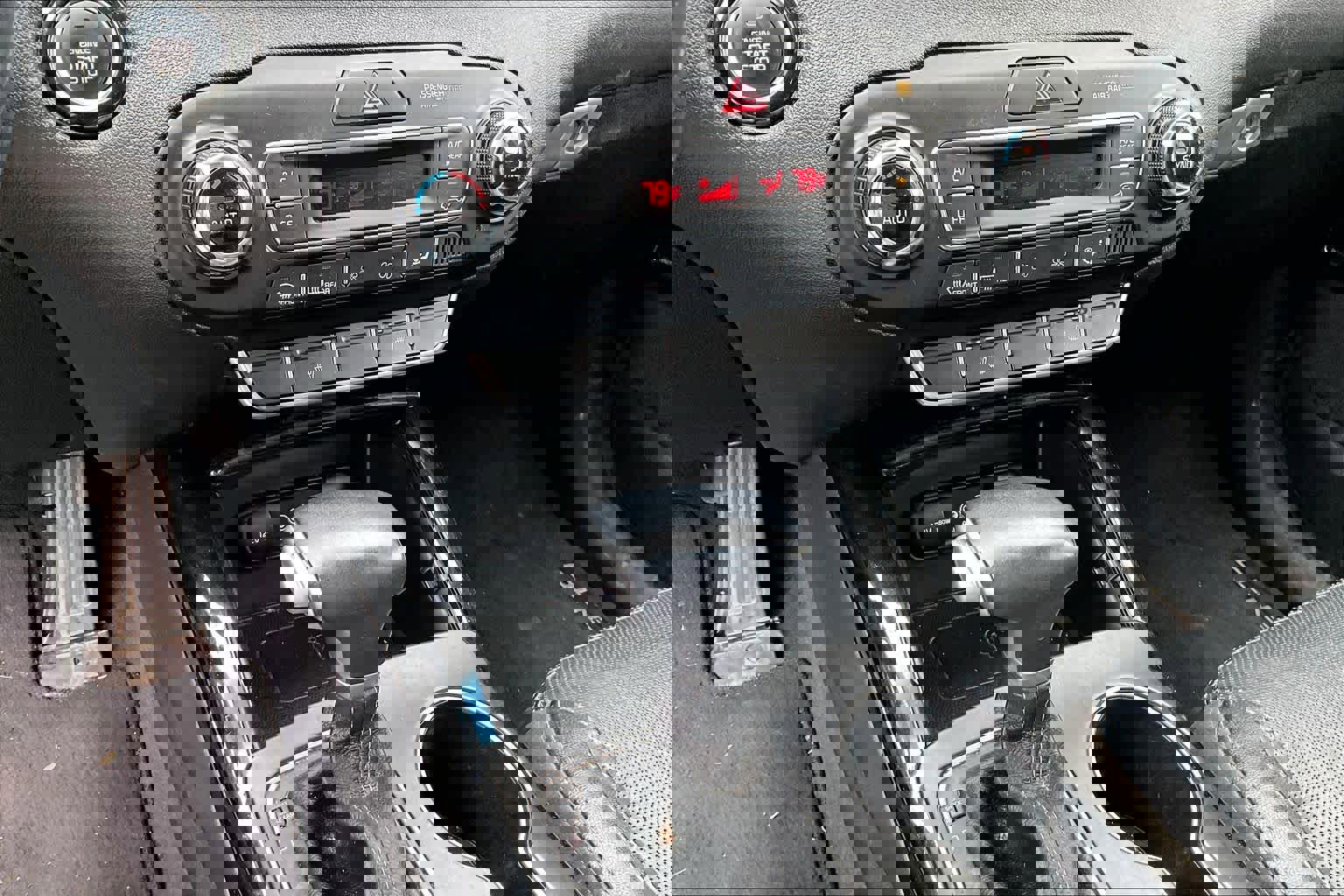 Used 2020 Kia Sorento SX image 33