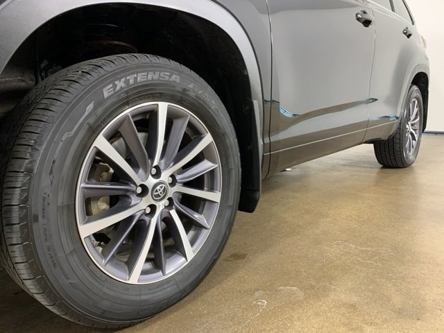 Used 2018 Toyota Highlander XLE image 40