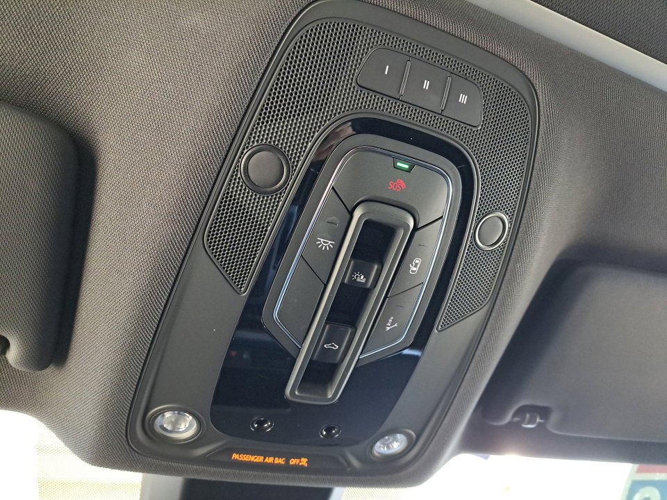 Used 2020 Audi Q5 2.0T Premium w/ Titanium Sport Package image 31