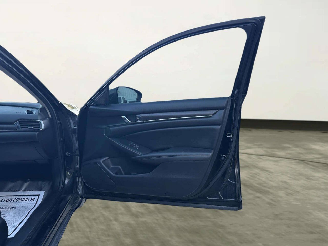 Used 2020 Honda Accord EX image 28