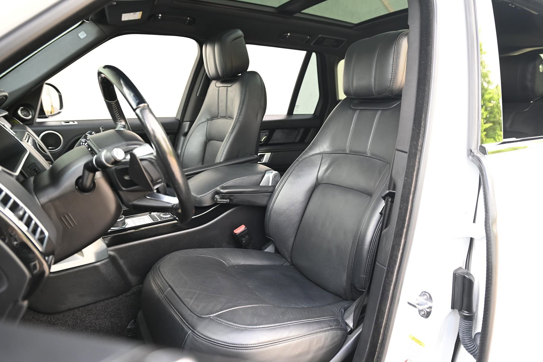 Used 2020 Land Rover Range Rover HSE AWD/4WD image 23