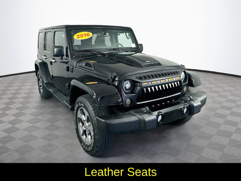 Used 2016 Jeep Wrangler Unlimited Sahara w/ Connectivity Group AWD/4WD image 3